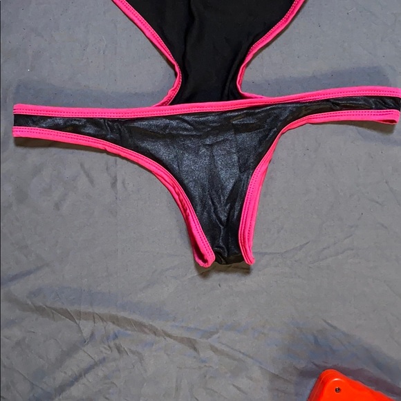 Cloris Murphy monokini swimsuit. Small - Picture 5 of 6